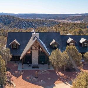 Juniper Ridge Luxury Lodge East Zion & Bryce