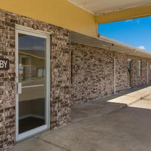 Motel 6 Concordia MO