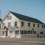 Hampton Bays Hotel On Main