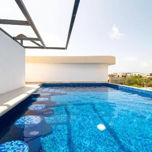 King Studio with Private Balcony Rooftop Pool Gym