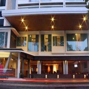 Premium Legian Hotel
