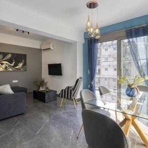Modern Renovated Apartment in Metaksourgio