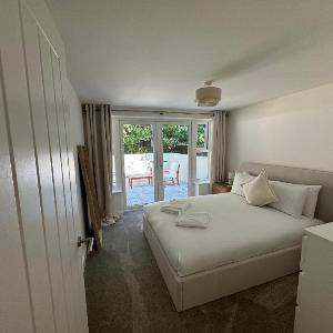 Beach Vibes Garden Apartment Close to Town Centre & Beach