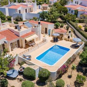 61 vdm - Superb villa on Vale do Milho with heated