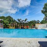 3 Villas with Stunning Views & 2 Private Pools