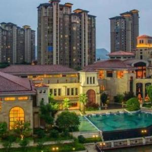 Donghai Xianhucheng Huanglong Hotel