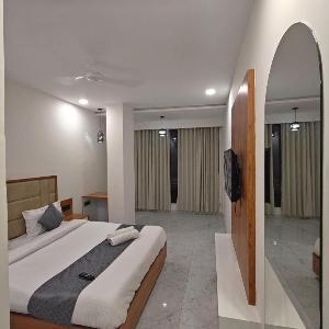 HOTEL MAPLE TREE
