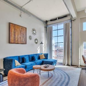 Modern Condo with Mountain Views Walk to Downtown condo