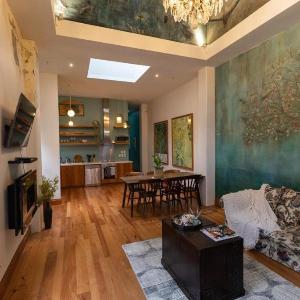 Lambton Quay Loft - Sleeps 11