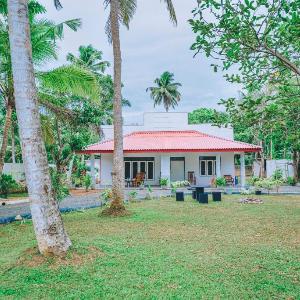 Shinestar Villa Mirissa