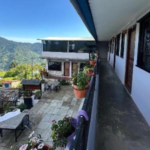 Meshrom Guest House and Restaurant