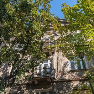 85m large bright and cozy Bona Apartment