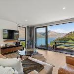 Sam's Sanctuary | Stunning Views & Spacious Home 