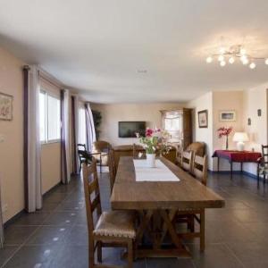 Appartement 3 Chambres Proche de la Mer avec Garage - FR-1-92-590
