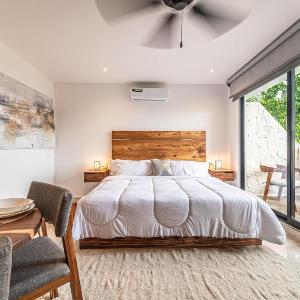 King Suite with Balcony Gym Rooftop Pool