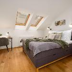 Prague Days - Two-bedroom Apartment with Workspace and Netflix in Nusle Prague 