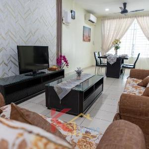 K Home - Cozy 3-Storey Landed 5R4B-16 Pax- 5mins City Centre & IMAGOMALL