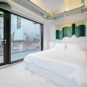F9 Tailored Service Home near Hongik Univ Station