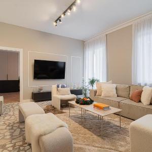 Loggia & Luxe 4BR Penthouse in Universitatii Area