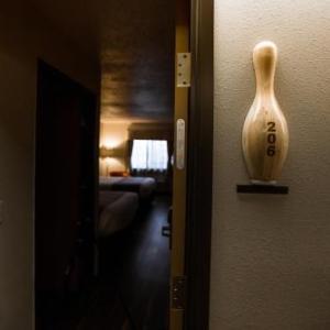 Hotels near Grant County Fairgrounds Moses Lake - Ten Pin Inn & Suites