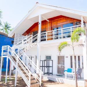 Golden Beach Hotel & Restaurant