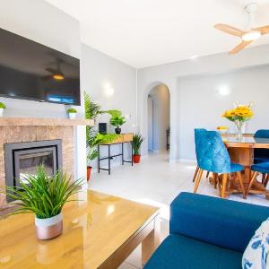 99B Hibiscus - Spacious 2-Bedroom Apartment with Pool Views