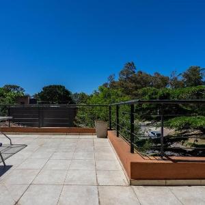 Divino dto zona centro con cochera y terraza con solarium propia