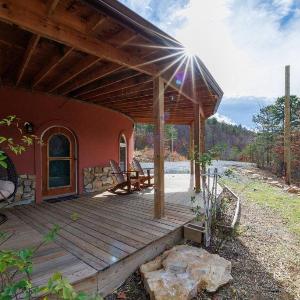 Secluded LUX Bunker Hot Tub Views & Trails