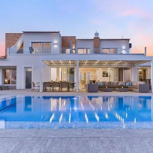 Villa Goldeneye - Luxury 6 Bedroom Villa