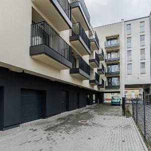 Stylowe Studio Very Berry w Poznaniu z Parkingiem i Balkonem by Noclegi Renters