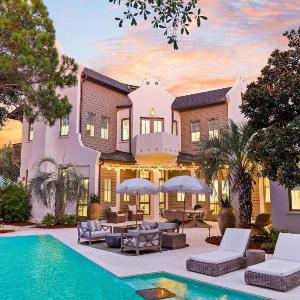 Moonstruck Cottage and Carriage House