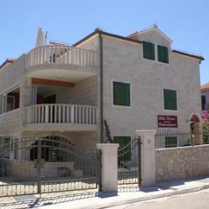 Apartments by the sea Supetar Brac - 4274