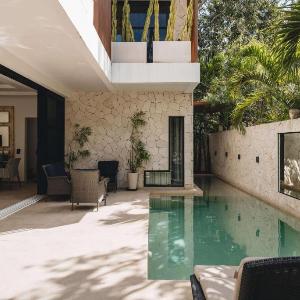 Luxe 8BR Double Villa Gated Patio & Pool