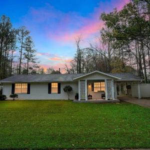 Family-Friendly 3BR Oasis in Powder Springs home