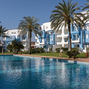 Calablanca Atico by Bookindenia