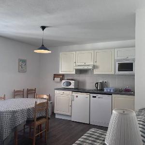 Appartement famille à Cauterets avec balcon casier à ski idéal pour 4 personnes - FR-1-812-36
