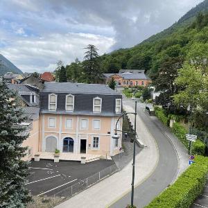 Appartement rénové à Cauterets avec parking privé - FR-1-812-47