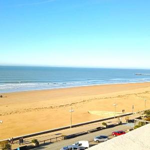 Appartement bord de mer avec balcon et parking - FR-1-652-47