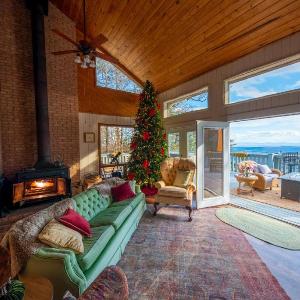 Cabin in the clouds 3BR 2BA
