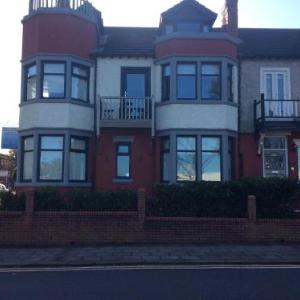 Hotels near Floral Pavilion New Brighton - Dunsandles Guesthouse