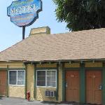 Hotels near Spike's Sports Bar & Grill - Starlite Motel