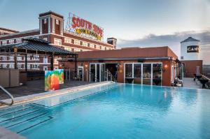 Canvas Hotel Dallas hotel near Kay Bailey Hutchison Convention Center