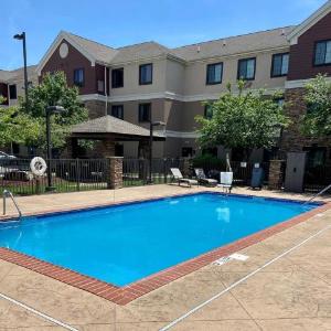 Van Meter Hall Hotels - Staybridge Suites Bowling Green