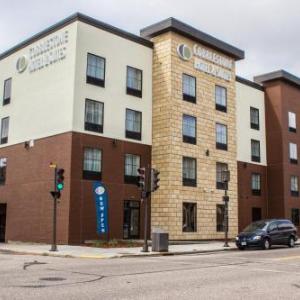 Hotels near Northern Wisconsin State Fair - Cobblestone Hotel & Suites - Chippewa Falls