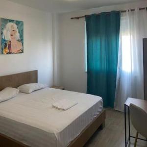 Sea-View Central Studio Apartment