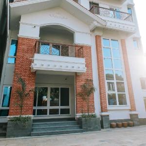2BHK Serviced Apartment at heart of city