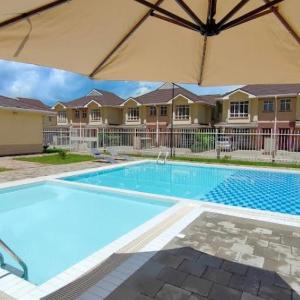Crystal Sky 2-Bedrooms with 3 beds Pool and balcony