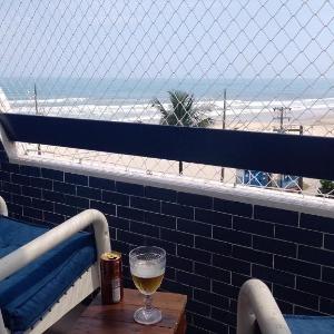 Vista incrível é no Apê Reformado de Frente pro Mar