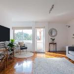 Beachside Clovelly Living w Parking 50m to Beach Sydney