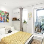Contemporary 2BD Flat with Balcony Shoreditch 